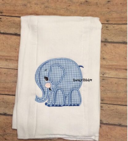 vintage elephant applique embroidery file by Spunky stitches
