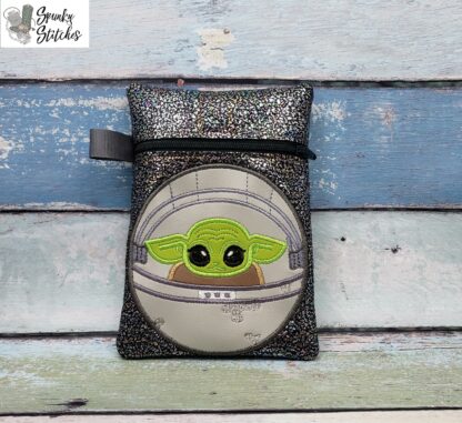 Vertical Green Guy Pod Zipper Bag