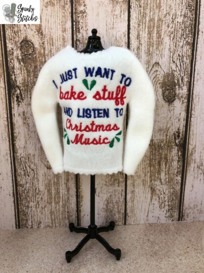 I just Want to Bake Stuff and Listen to Christmas Music Elf Shirt.